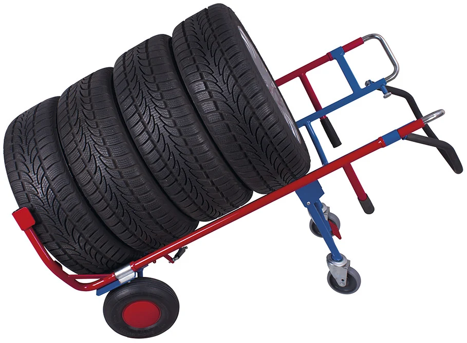 Blaue Teleskop-Reifenkarre mit Kompletträdern in geneigter Transportstellung