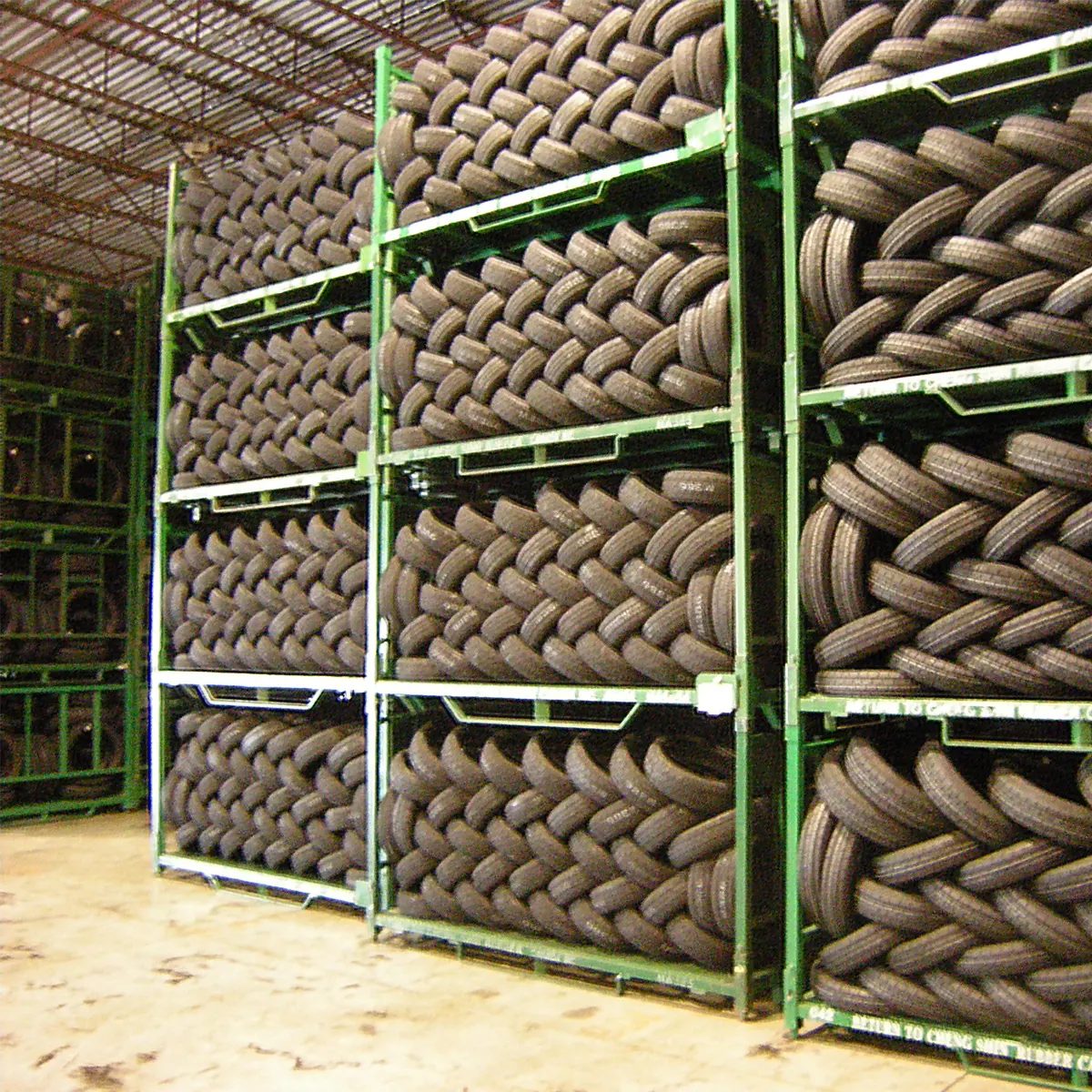 Reifentransportregal – 168 cm breit
