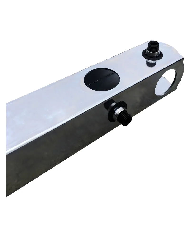 Nahaufnahme des Anschlussbereichs eines verzinkten Rohrhalters 1.180 mm mit Rohröffnungen und Befestigungsschrauben