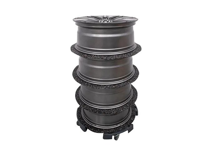 Felgenstapel mit AHCON Anti-Slip 600 Schutzmatten auf einem Wheel Trolley
